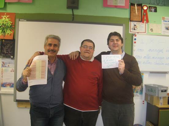 Sâmbătă am lucrat la fel de mult ca vineri pentru a finaliza proiectul, în timp ce Vlad a avut un program frumos alături de o familie belgiană. După o muncă continuă de 8 ore chiar și în weekend am finalizat formular de aplicație. Între timp am purtat și o video-conferință cu o parte din partenerii care nu au reușit să vină la întâlnire. Iar la final cei trei mușchetari, cum suntem denumiți, adică J.J, Philippe și Cristian, s-au bucurat de încă o realizare bună. Cu toții desigur așteptăm aprobarea grant-ului pentru acest proiect. Ținem pumnii.