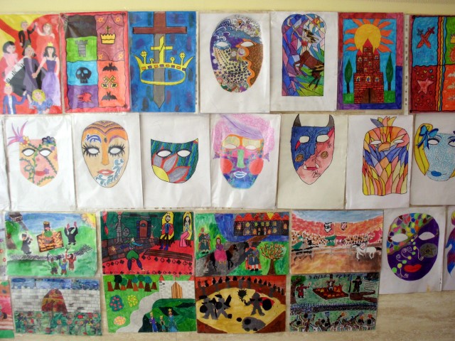 Expozitia masti,blazoane,scene medievale